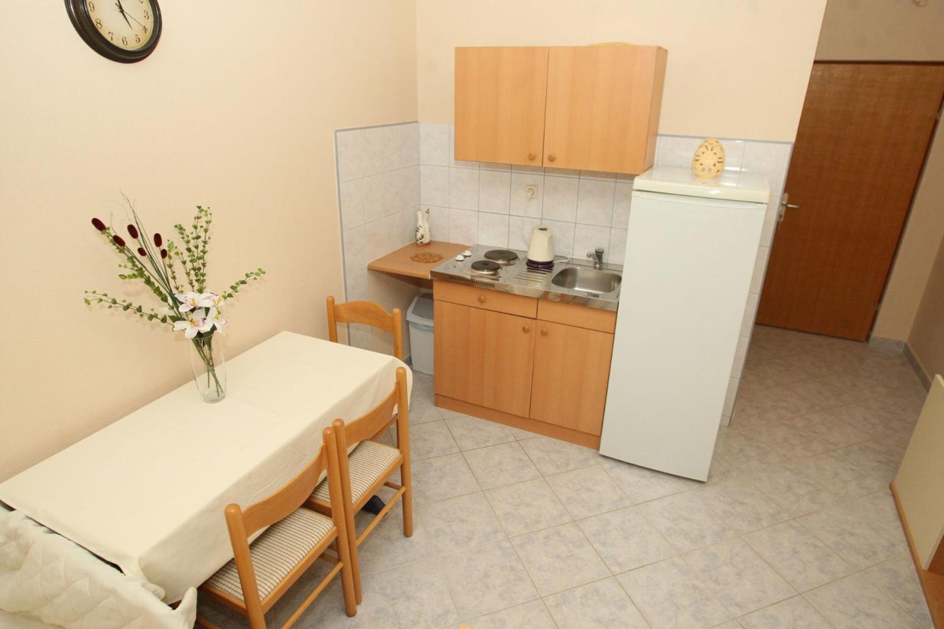 Apartments Mladen Vrsi Exterior photo